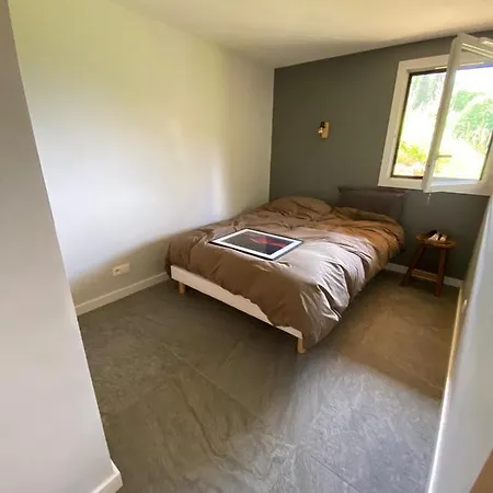 Σαλέ Modern With Garden