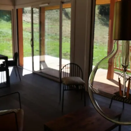 Σαλέ Modern With Garden