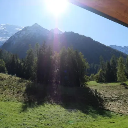 Alpesi faház Modern With Garden Chamonix