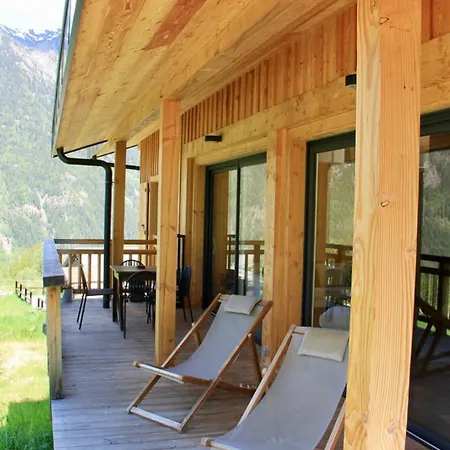 Modern With Garden Chalet *
